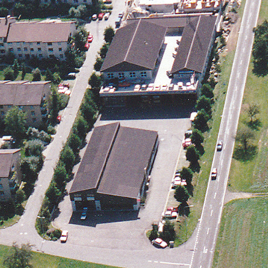 Bushalle und SAAB Center